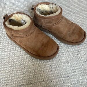 Ugg Kids Short Booties